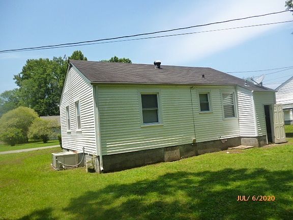 2nd image of 111 E Acres Ave