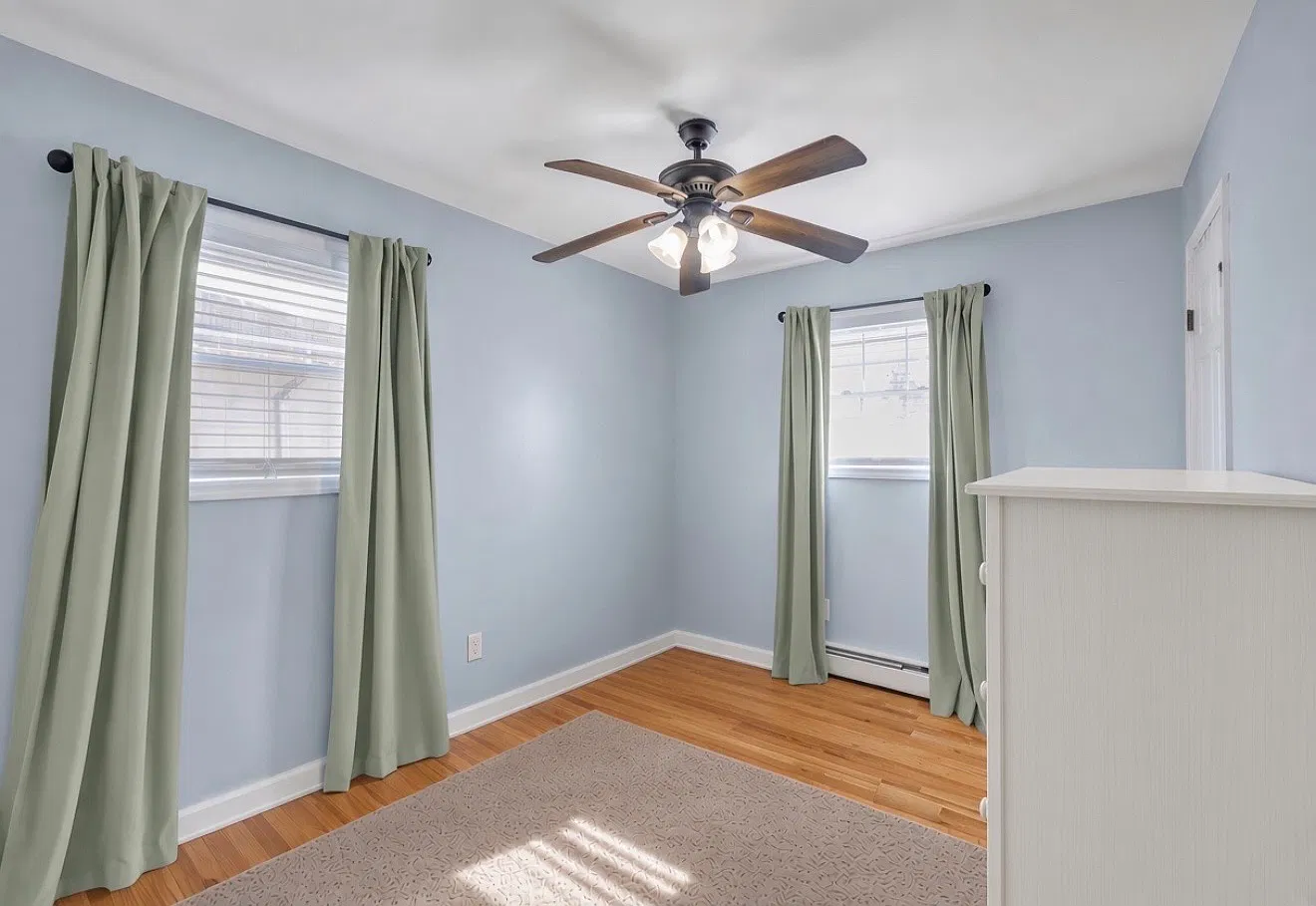 3 bed, 1000 sqft, $4,000 — Photo 4