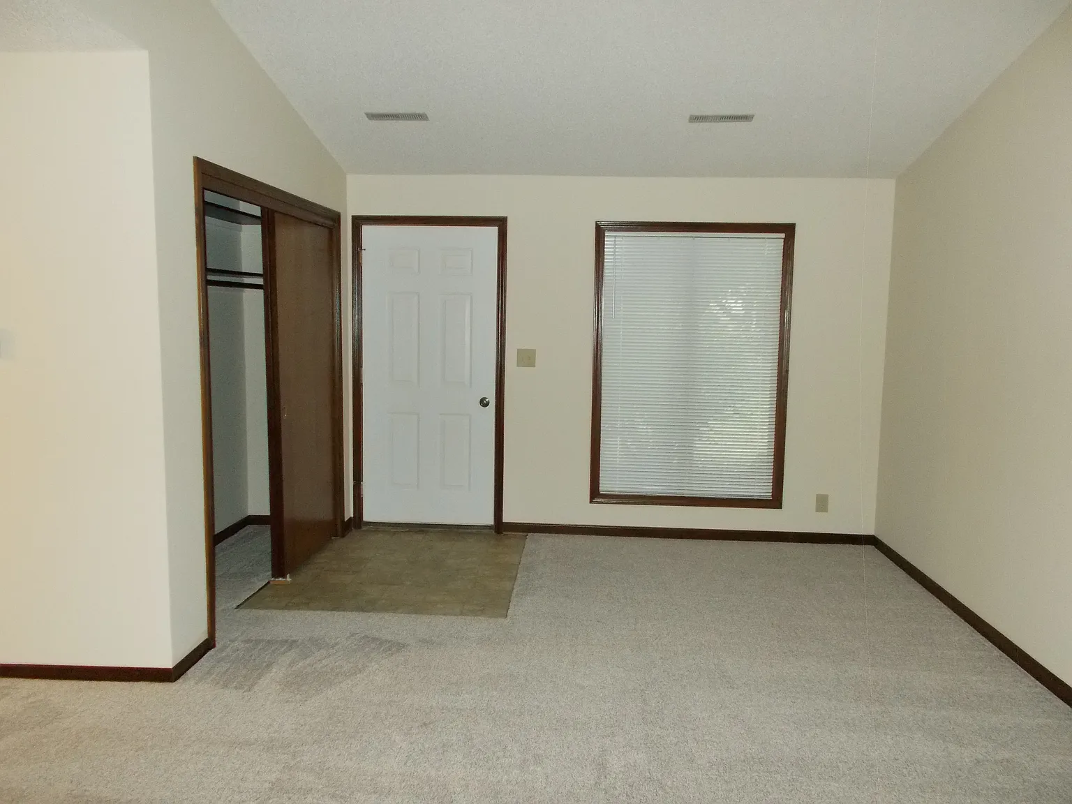 3 bed, 1250 sqft, $1,525 — Photo 4