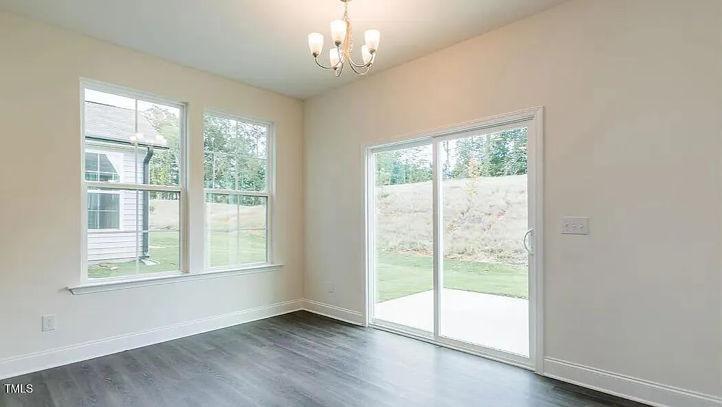 3 bed, 2.5 bath, 2082 sqft, $2,050 — Photo 4