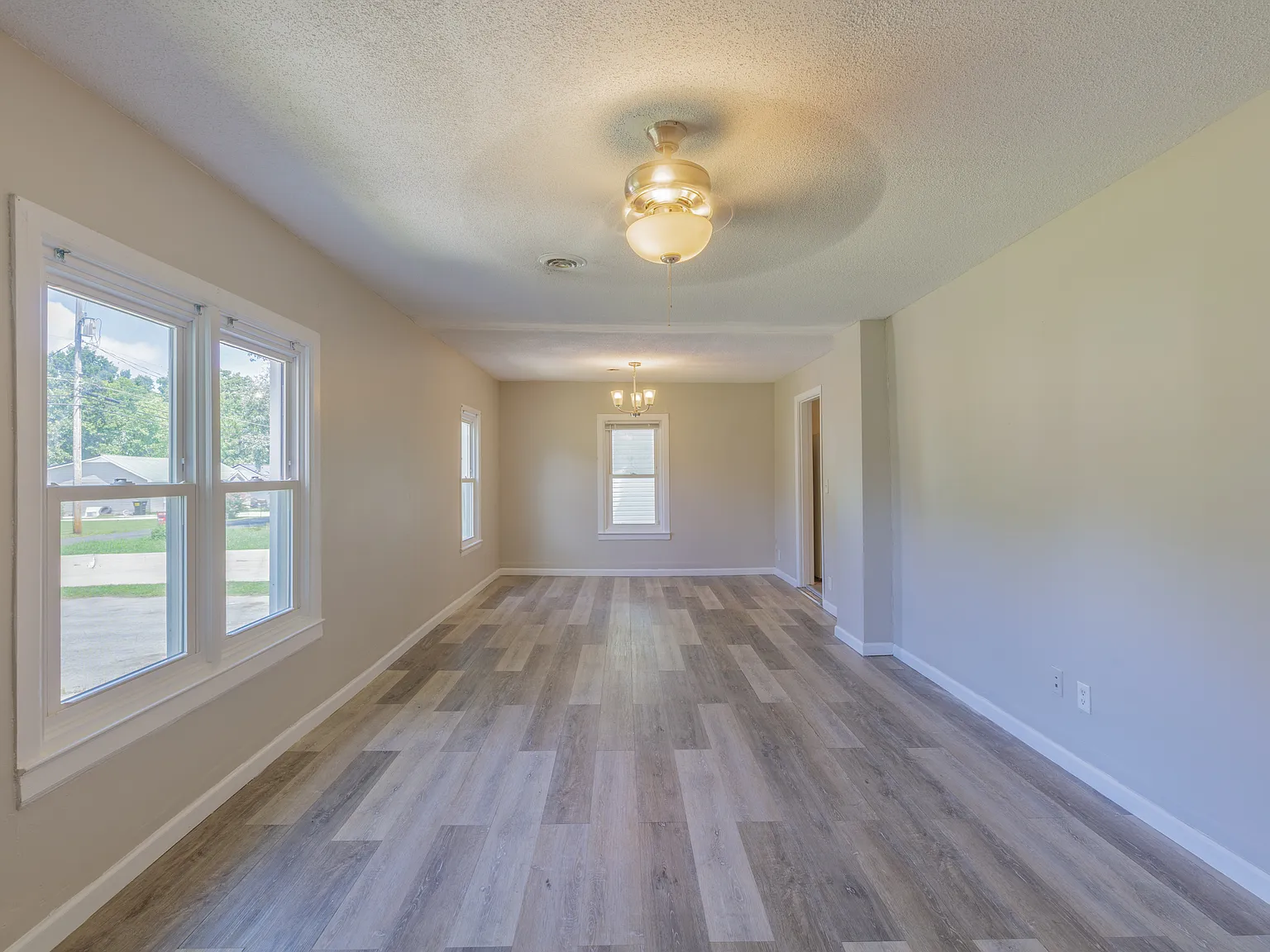 3 bed, 1320 sqft, $1,800 — Photo 3