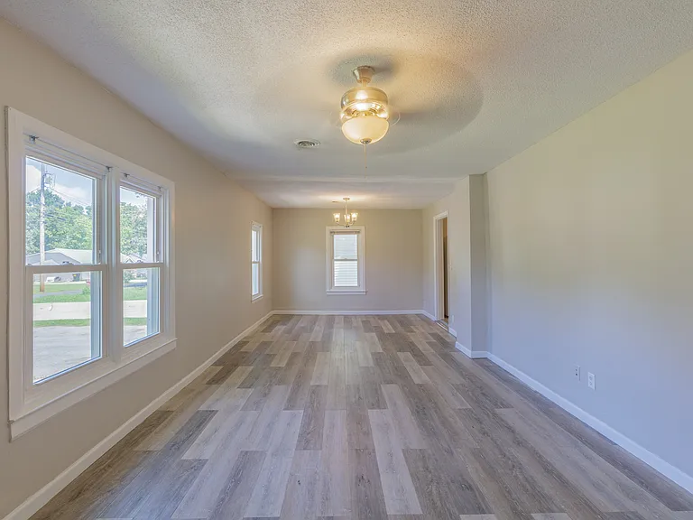 117 Biscayne Blvd — Photo 3