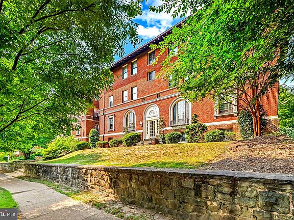 5th image of 903 W University Pkwy Unit 402