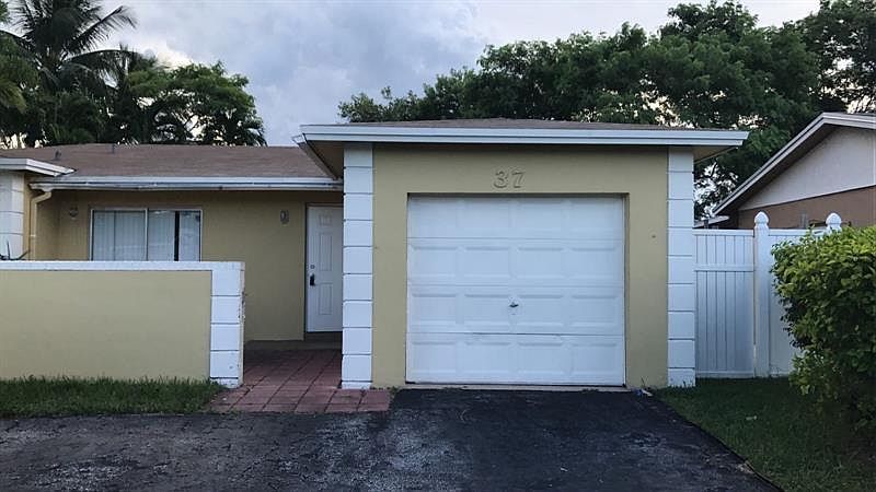 1st image of 371 SW 83rd Ave #0
