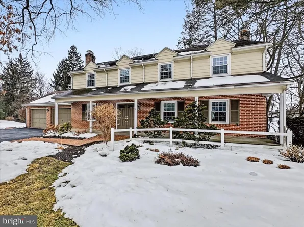 540 Gatehouse Ln W, York, PA 17402