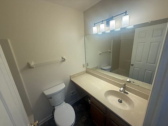 4th image of 307 Wexford Ct
