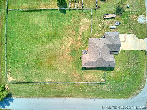 5th image of 2408 E Cutter Ln