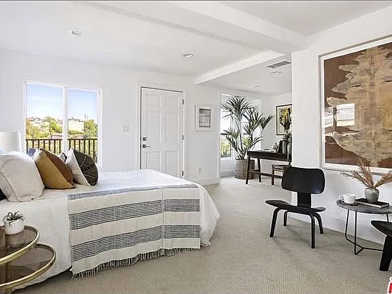 1912 N Alvarado St — Photo 6