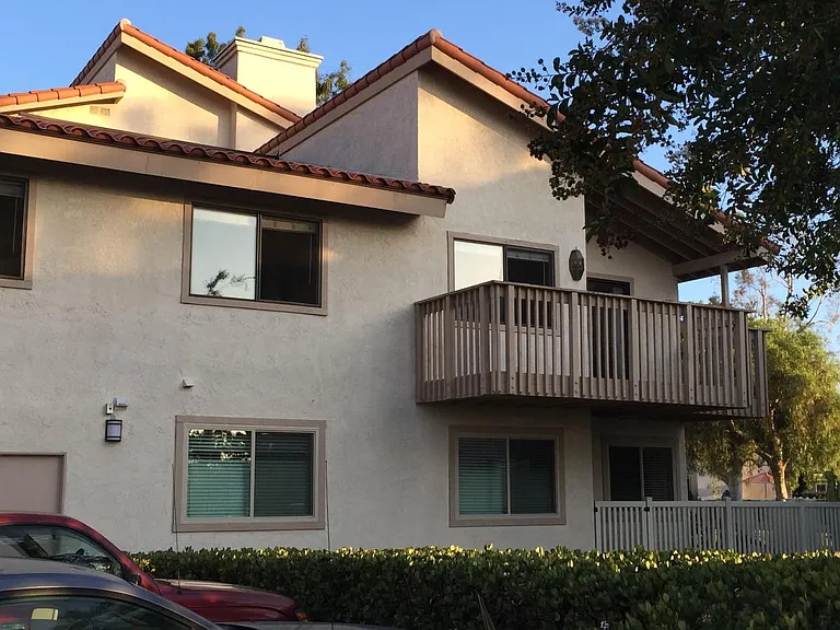 19105 Shoreline Ln — Photo 1