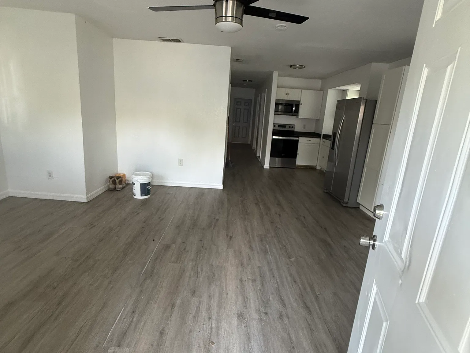3 bed, 1039 sqft, $2,300 — Photo 3