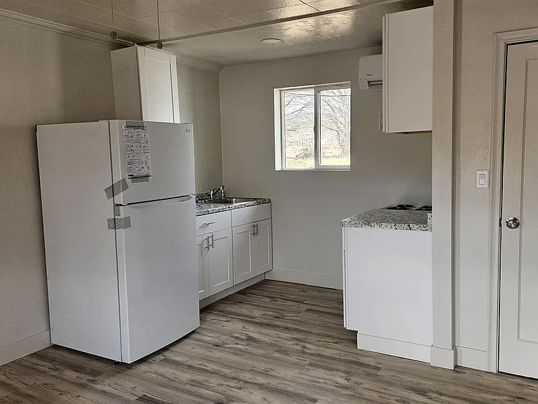 1180 S Cove View Rd #7 — Photo 2