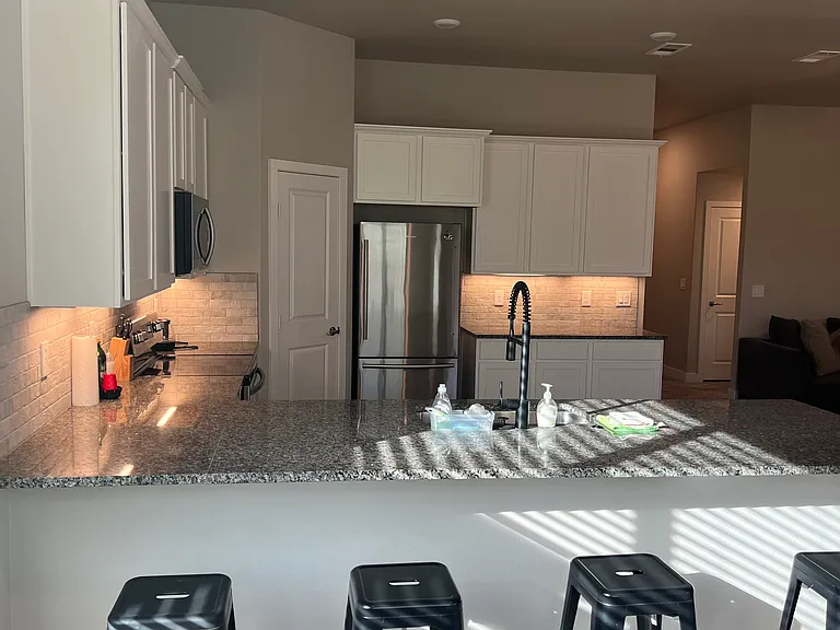 2405 Outlaw Ct — Photo 2
