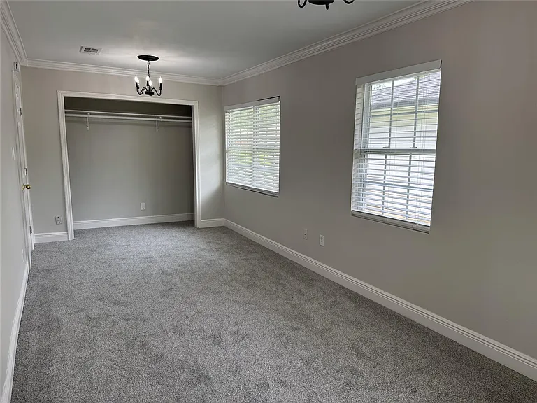 1318 Sulphur St — Photo 9