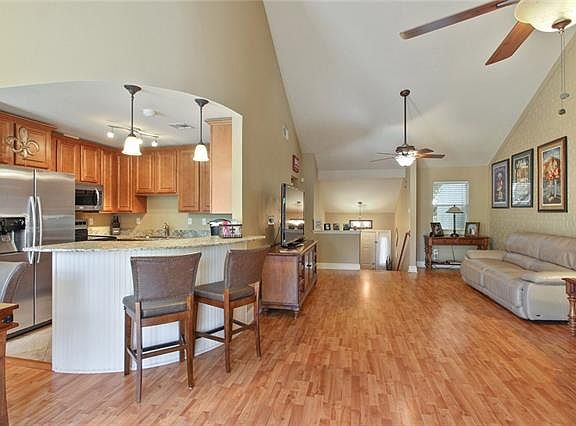 4th image of 940 Old Metairie Pl