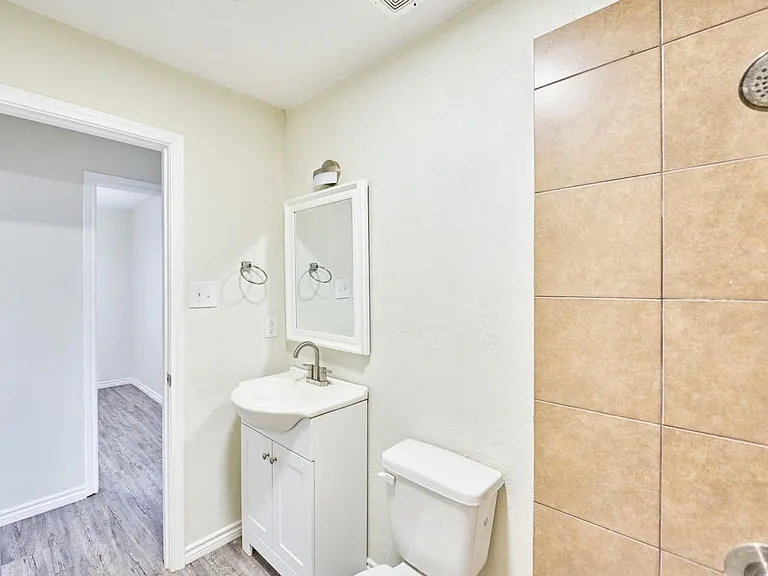 2510 Greenbriar Dr — Photo 17