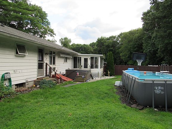 3rd image of 1117 Overlook Dr