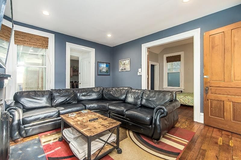 1st image of 1293 Dennison Ave