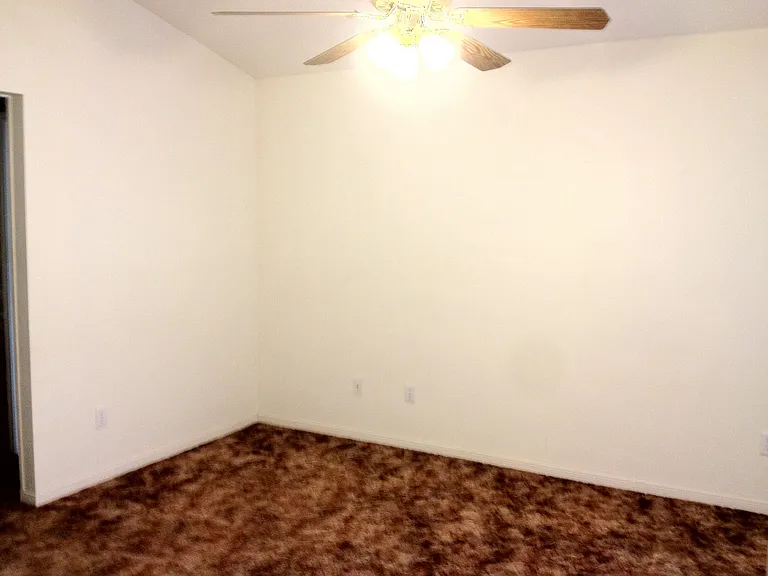 630 Park Place Dr — Photo 4
