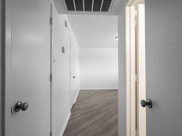 320 E 4th St #106 — Photo 13