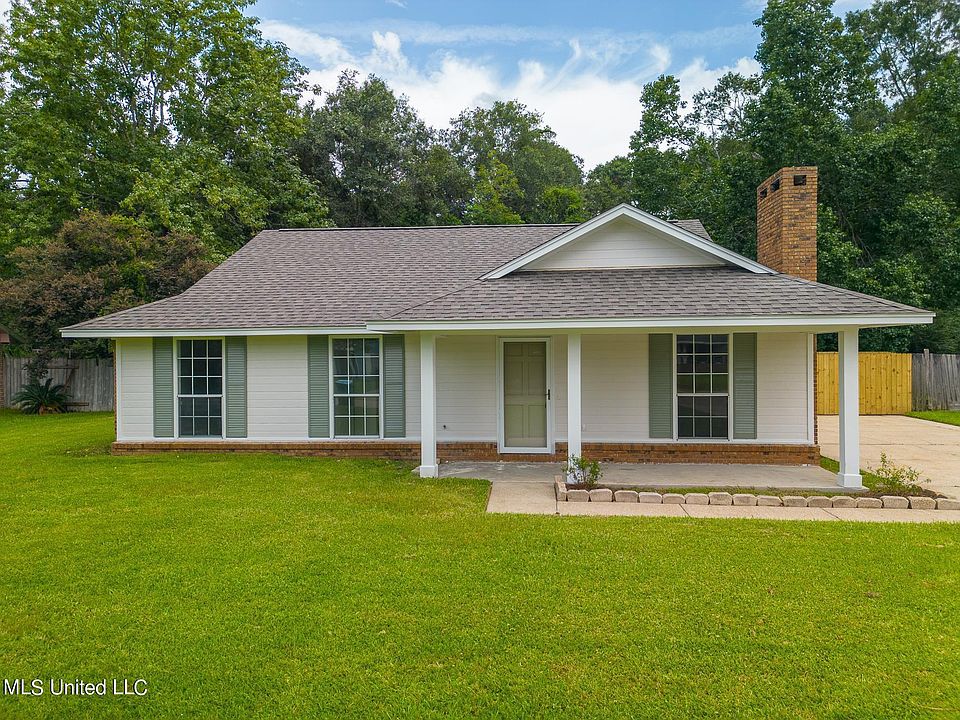 1st image of 15116 Parkwood Dr N