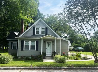 210 E Middle St, Creswell, NC 27928