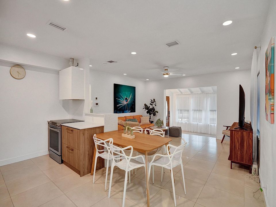 1st image of 917 SW 18th Court