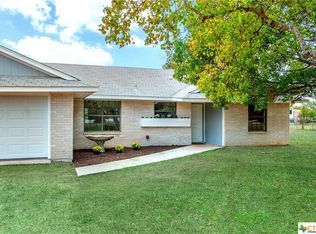 304 E Zipp Rd, New Braunfels, TX 78130