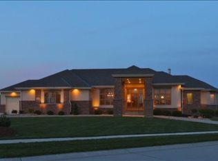16366 Cheyenne Rd, Omaha, NE 68136