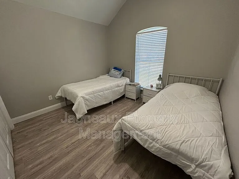 416 Rue Canard — Photo 11