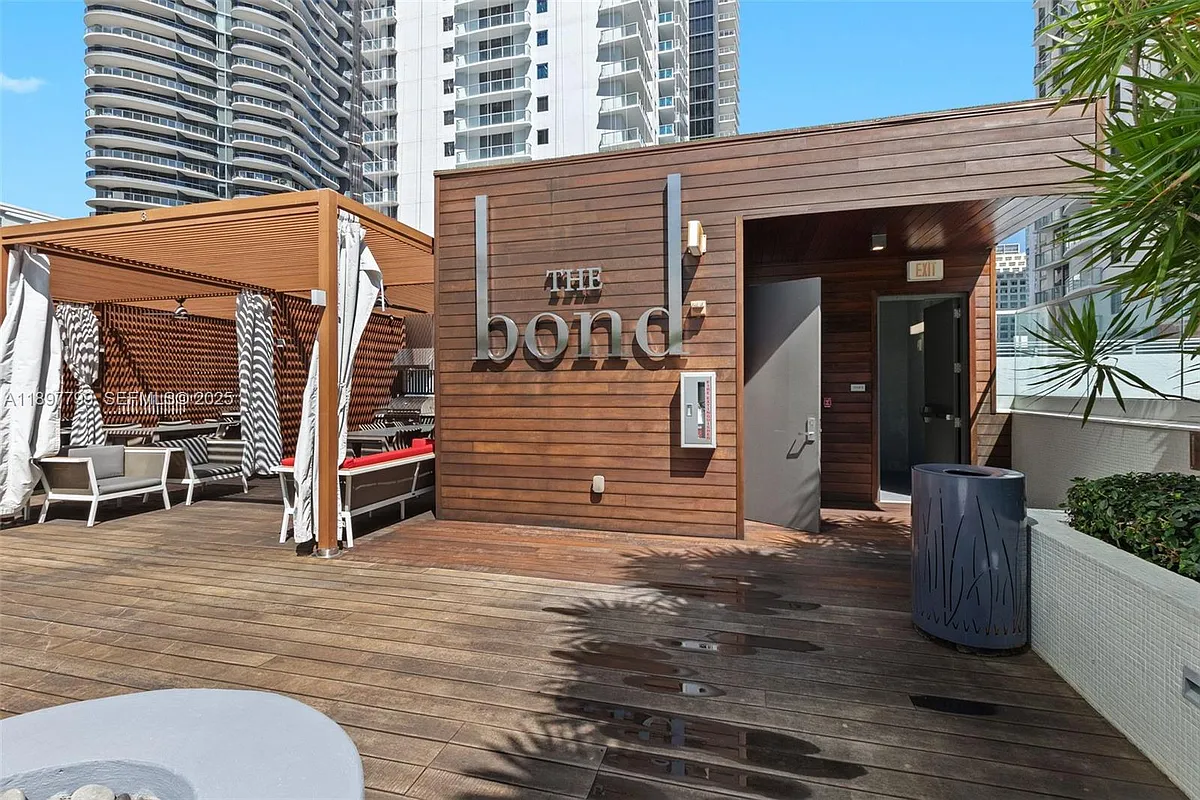Building Photo - 1080 Brickell Ave #3006
