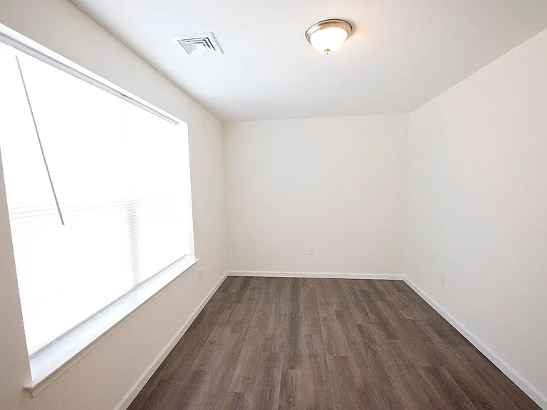 Apartments On Main — Photo 138