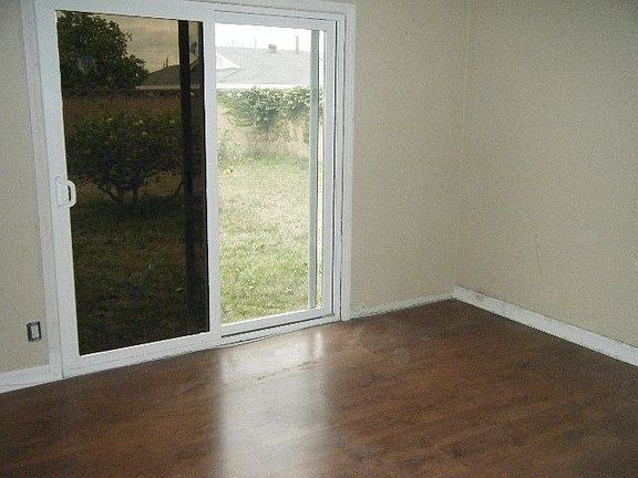 4th image of 11871 Topaz Cir