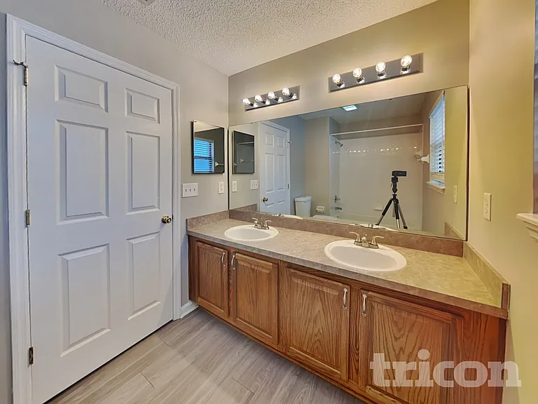5357 Whitecastle Ct — Photo 16