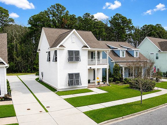 2nd image of 1694 Sparkleberry Ln