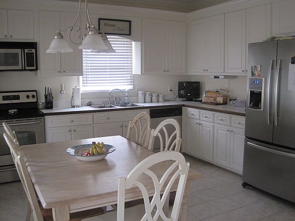 5th image of 608 Birchwood Dr