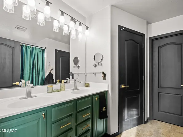 570 W Paseo Celestial, Sahuarita, AZ 85629