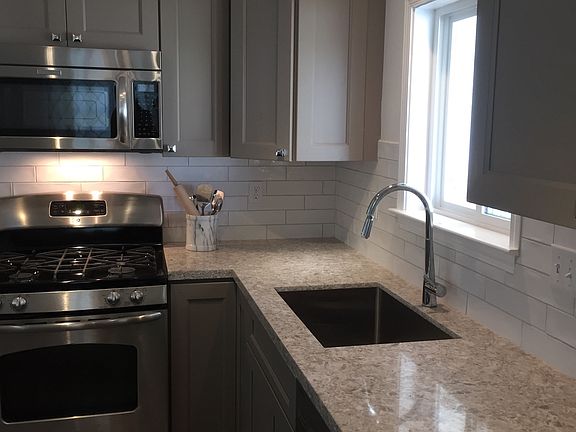 4th image of 4504 Hilton Dr