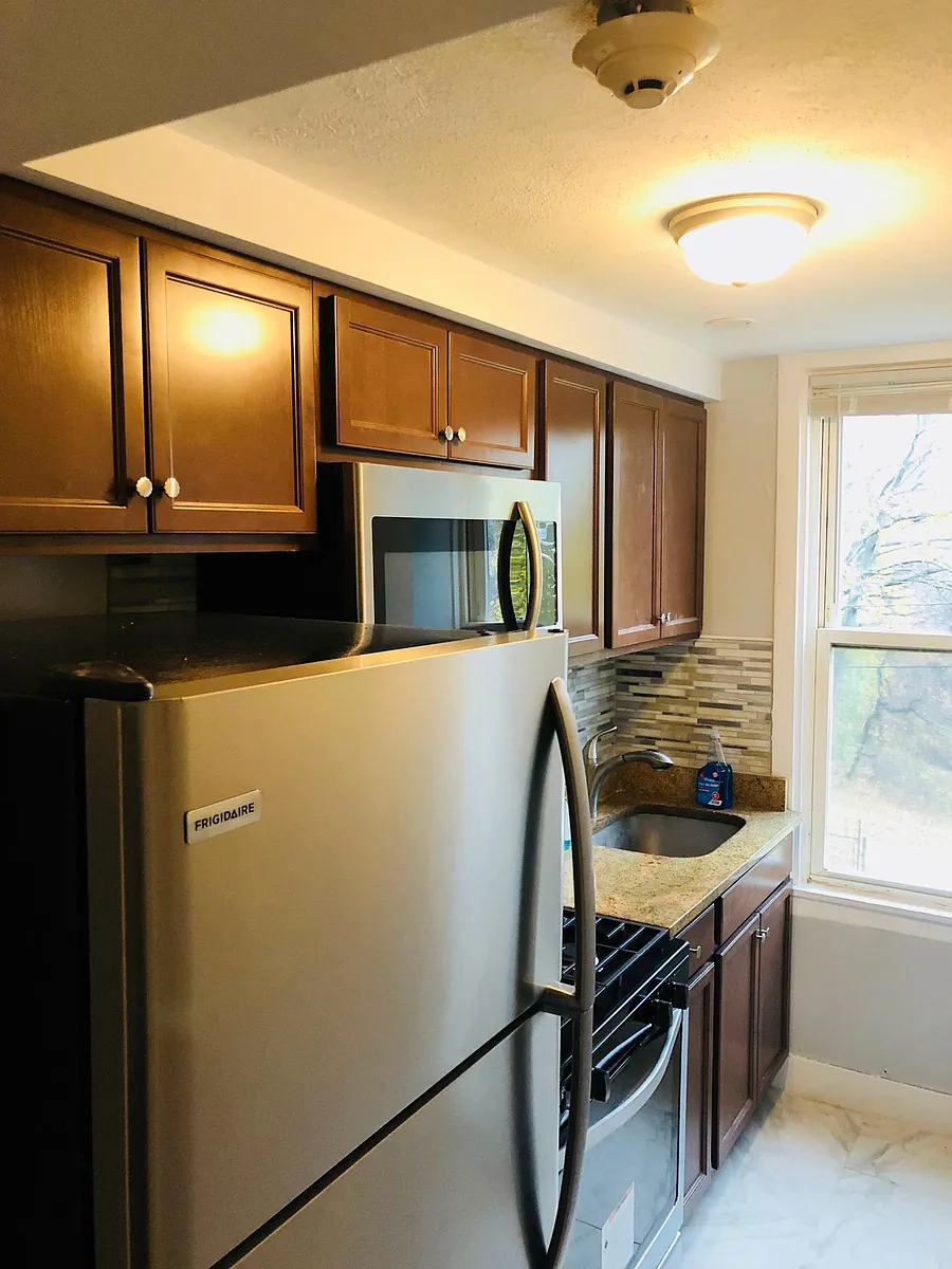 Building Photo - 49 Marden St #6