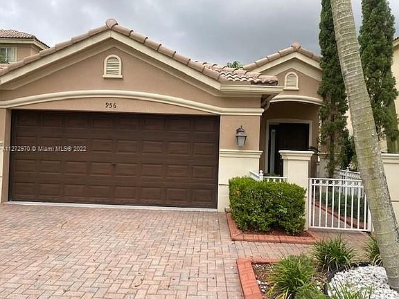 2nd image of 956 Golden Cane Dr #956