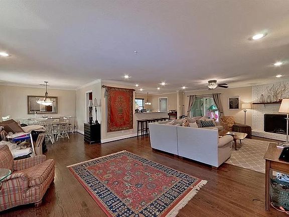 2nd image of 6215 Saratoga Cir