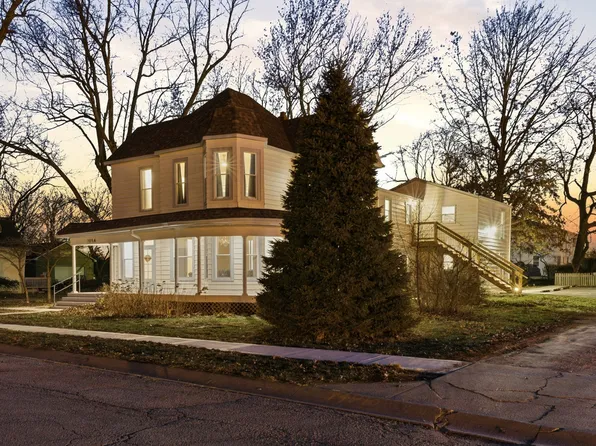 105 SW 9th St #A, Blue Springs, MO 64015