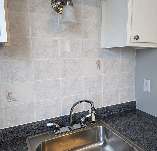 5486 Broadway St — Photo 6