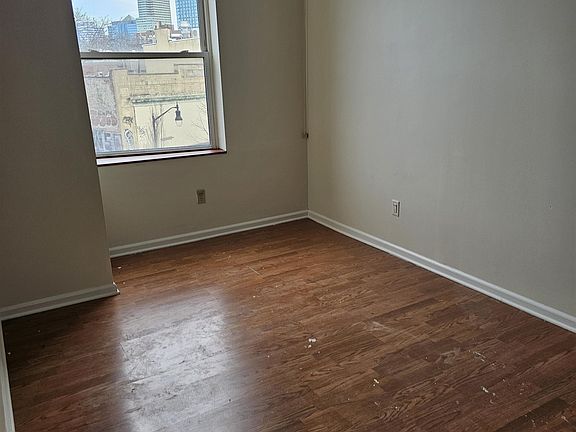 5th image of 173 Newark Ave APT 4