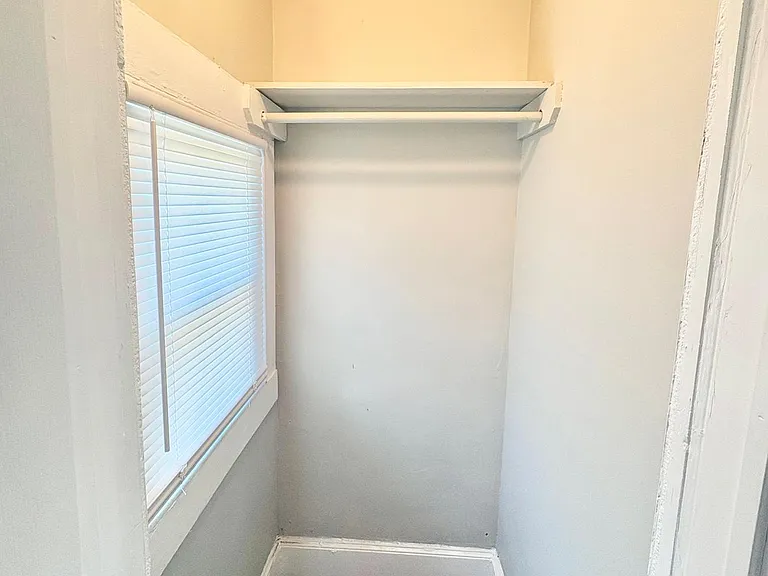 1086 Whalley Ave #1 — Photo 8