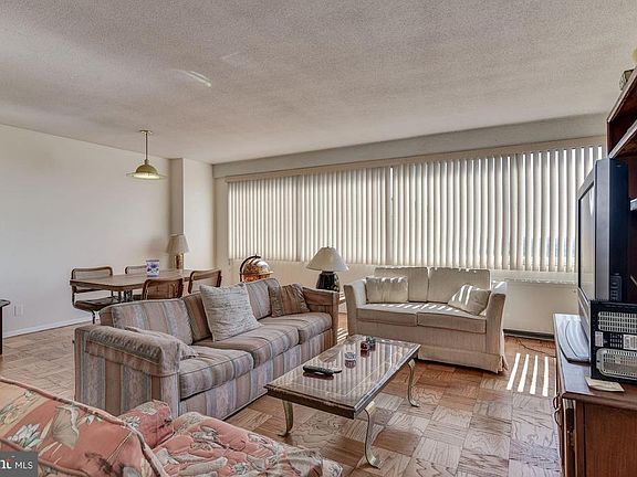 3rd image of 4515 Willard Ave APT 2416S
