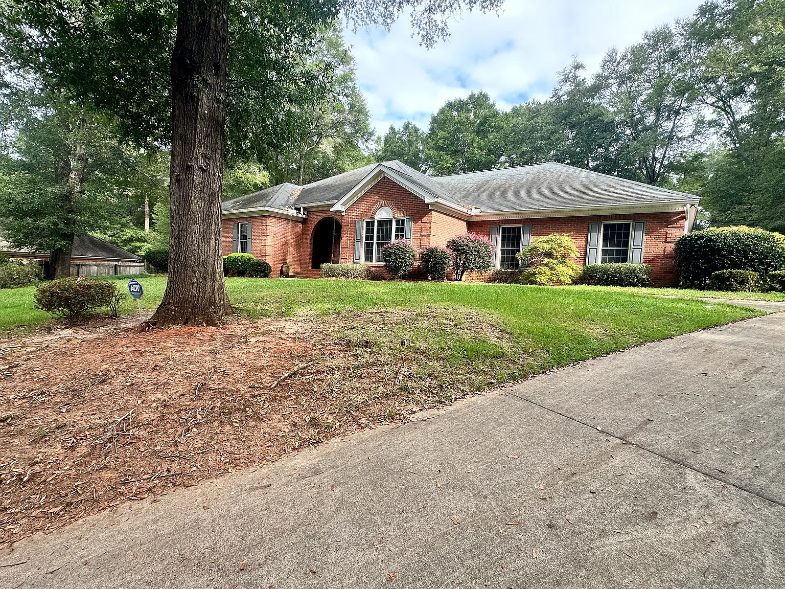 107 Mulberry Ct — Photo 1