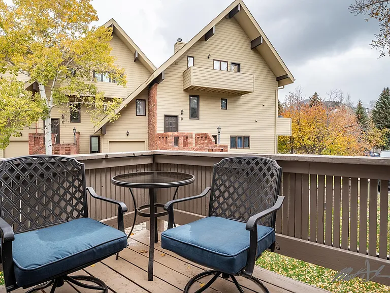 350 W Beaver Creek Blvd #201 — Photo 11