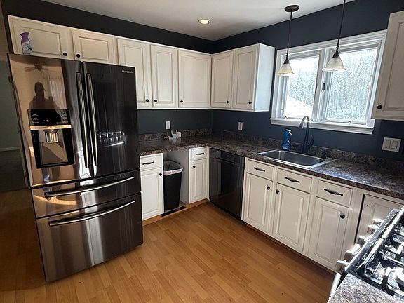 3rd image of 33 N Breault St