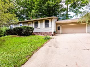 6225 Beachwood Ct, Eau Claire, MI