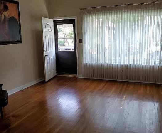 Living room with bay window 
